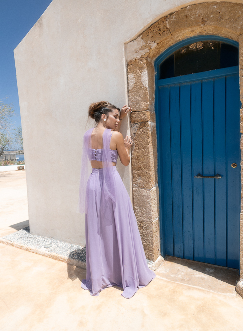 Megan - Αέρινο φόρεμα με πιέτες, ανοίγματα στο πλάι και ανοιχτή πλάτη - 5